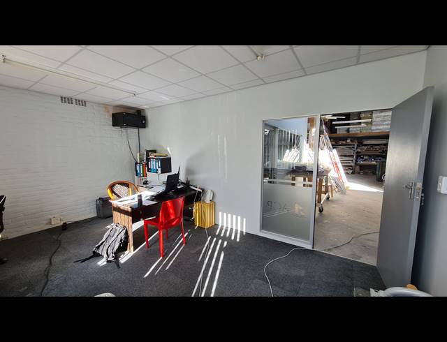 2,127M² WAREHOUSE SOLD IN MAITLAND